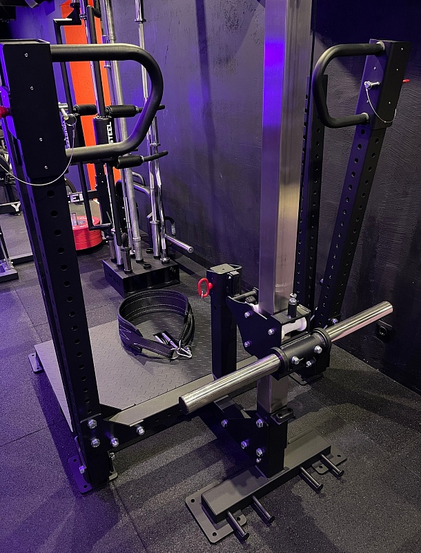 Тренажер для приседания с поясом YouSteel Belt Squat Machine BS76 610_800